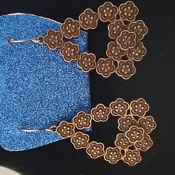 0 Jewelry - 70's Brass Floral earrings